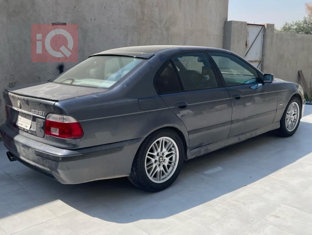 بی ئێم دەبڵیو سیریەس 5